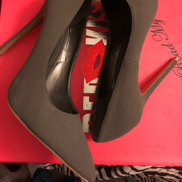 Shoes - Picture 1 of 2